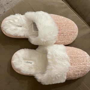 Soma Fuzzy Pink Slippers